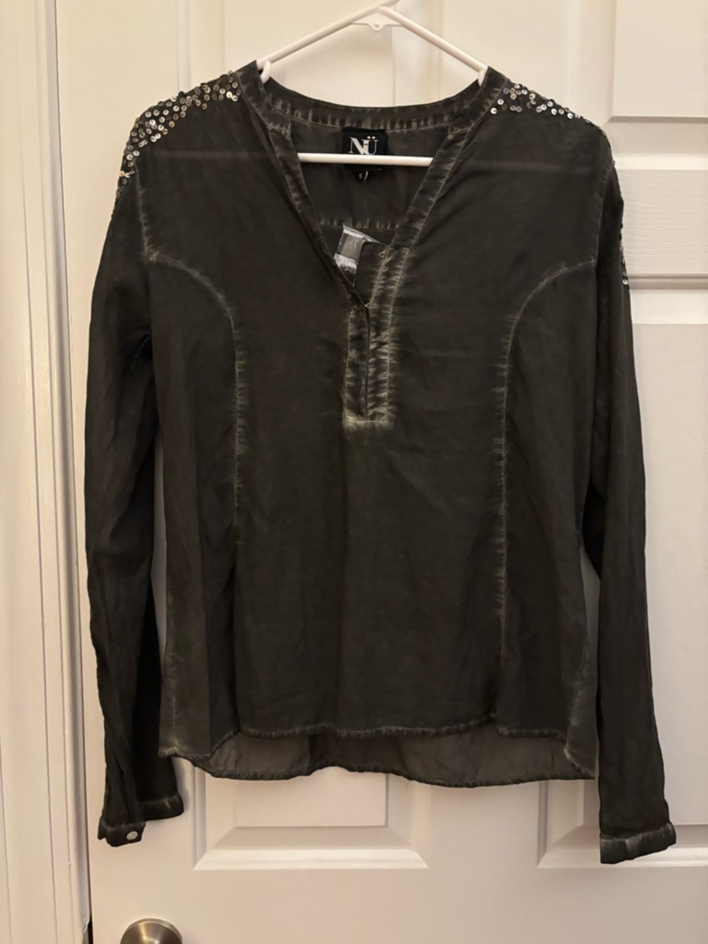 NU Embellished Shoulder Long-Sleeve Blouse in Charcoal Distressed Size Small New